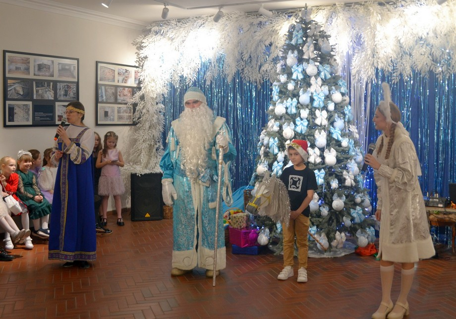 Новогодняя программа «В гостях у Мороза Ивановича»